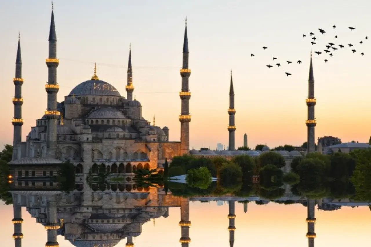 Sultan Ahmet Camii'nin neden 6 minaresi var? 7