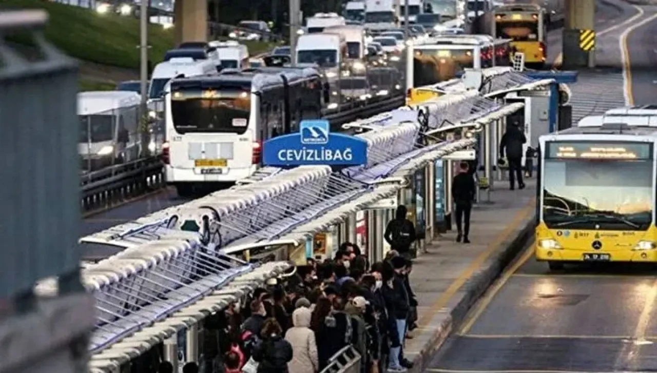 2025 İSTANBULKART AYLIK AKBİL FİYATLARI AÇIKLANDI: İşte Öğrenci ve Tam Aylık Abonman Ücretleri! 5
