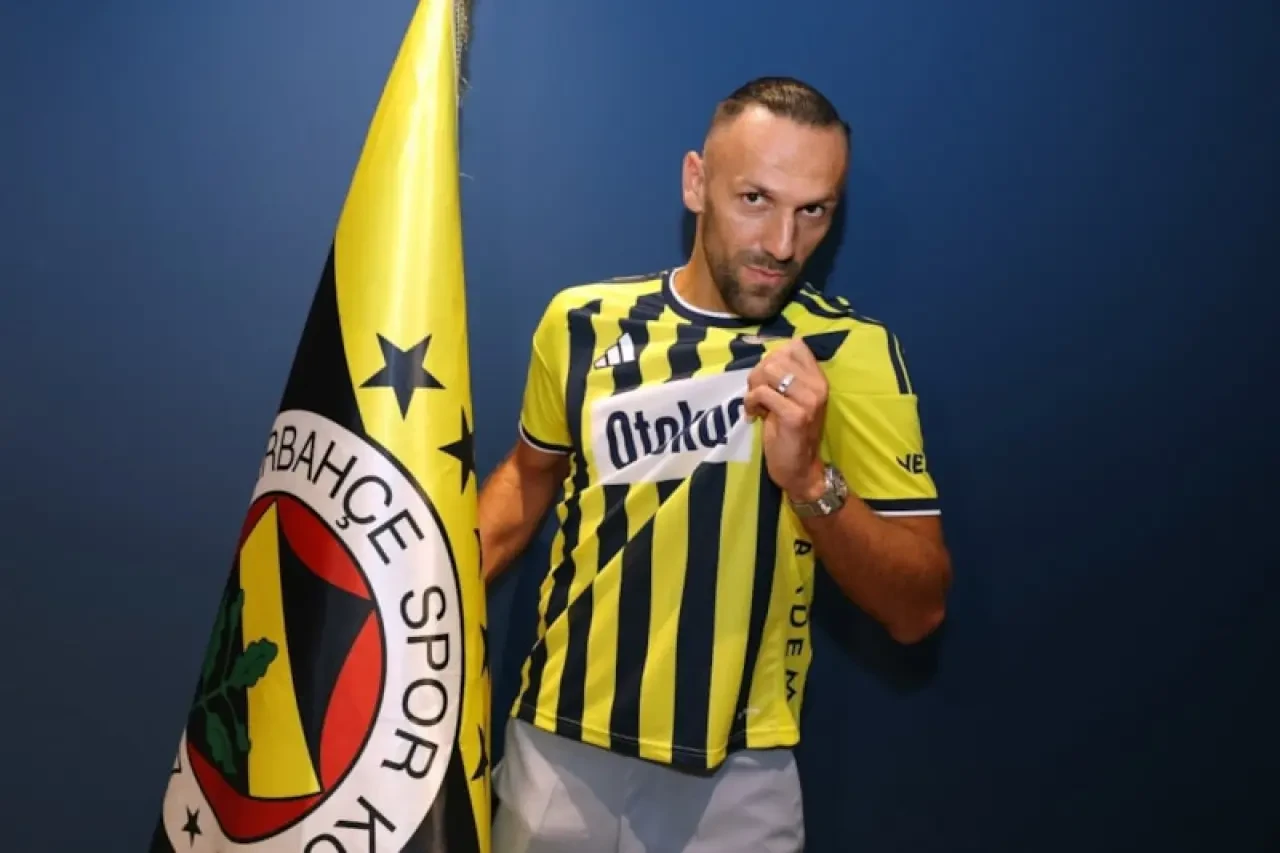 Vedat Muriç Resmen Fenerbahçe'de! 3 Yıllık Sözleşme İmzalandı 1