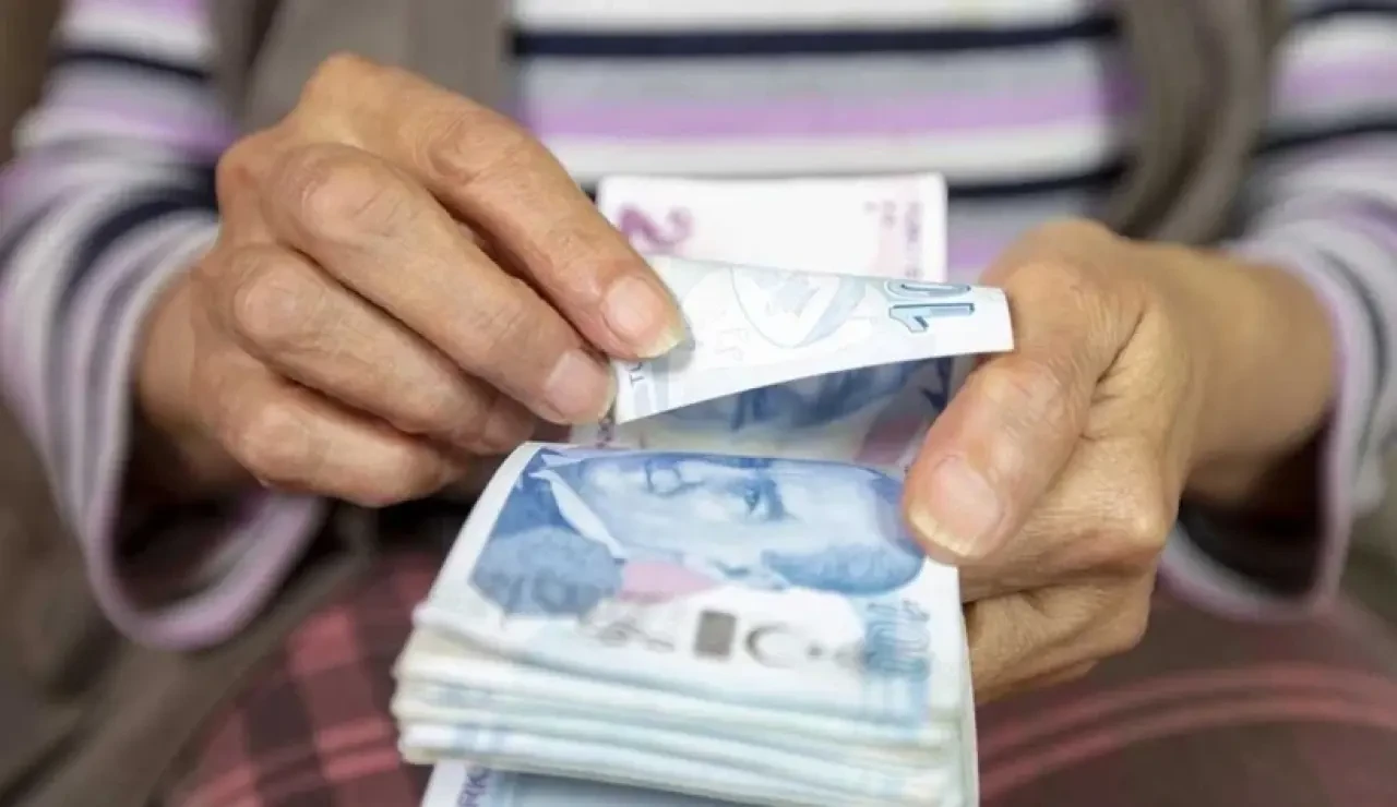 SGK uzmanı İsa Karakaş, emekli maaş promosyonlarıyla ilgili önemli bilgiler verdi! 8