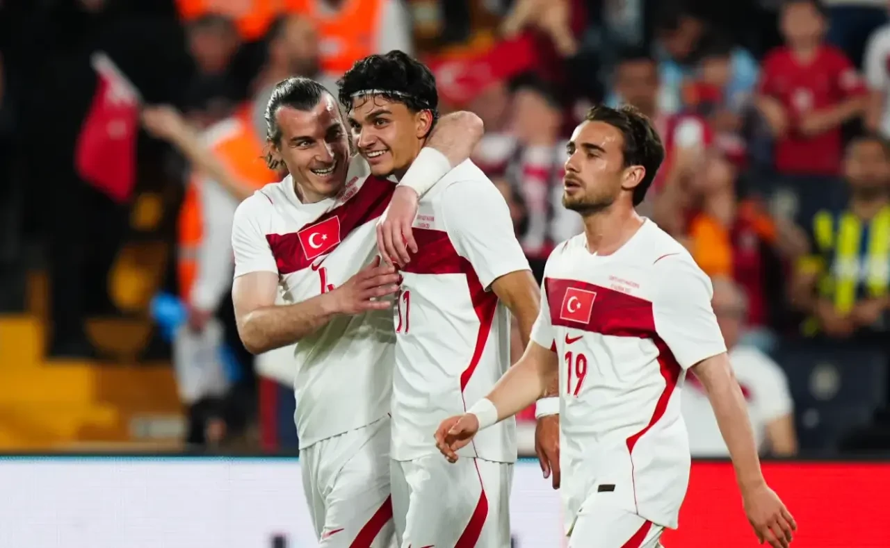 Galatasaray, 10 numara pozisyonu için hedefini netleştirdi: İki önemli isim gündemde 8