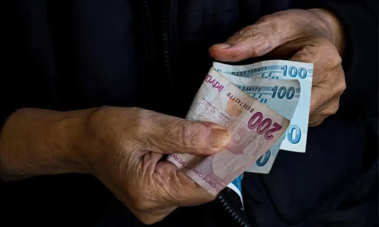 SGK uzmanı İsa Karakaş, emekli maaş promosyonlarıyla ilgili önemli bilgiler verdi! 2