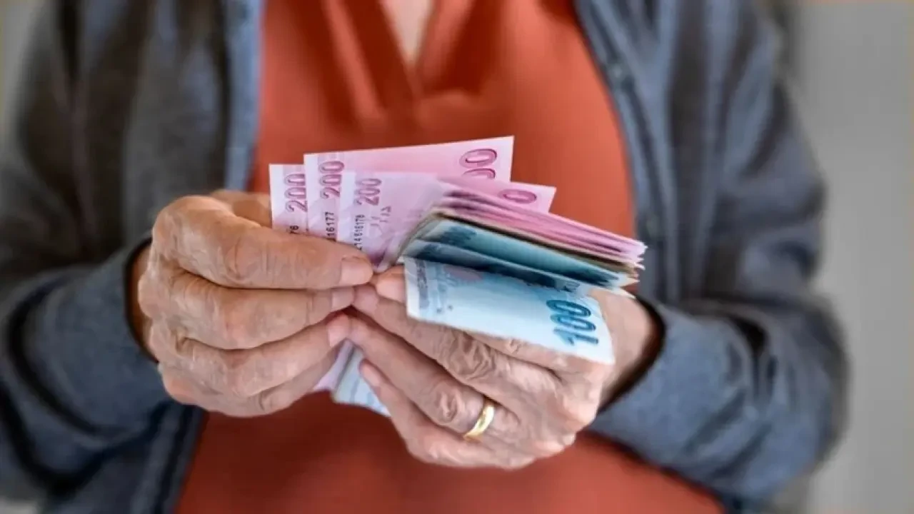 SGK uzmanı İsa Karakaş, emekli maaş promosyonlarıyla ilgili önemli bilgiler verdi! 10