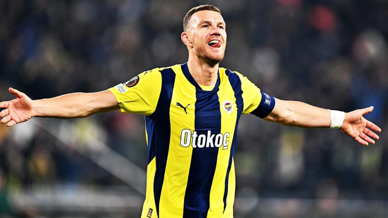 Fenerbahçe, Anderlecht'i 3-0 yenerek UEFA Avrupa Ligi'nde galip geldi, Dzeko'nun elinde kırık belirlendi.