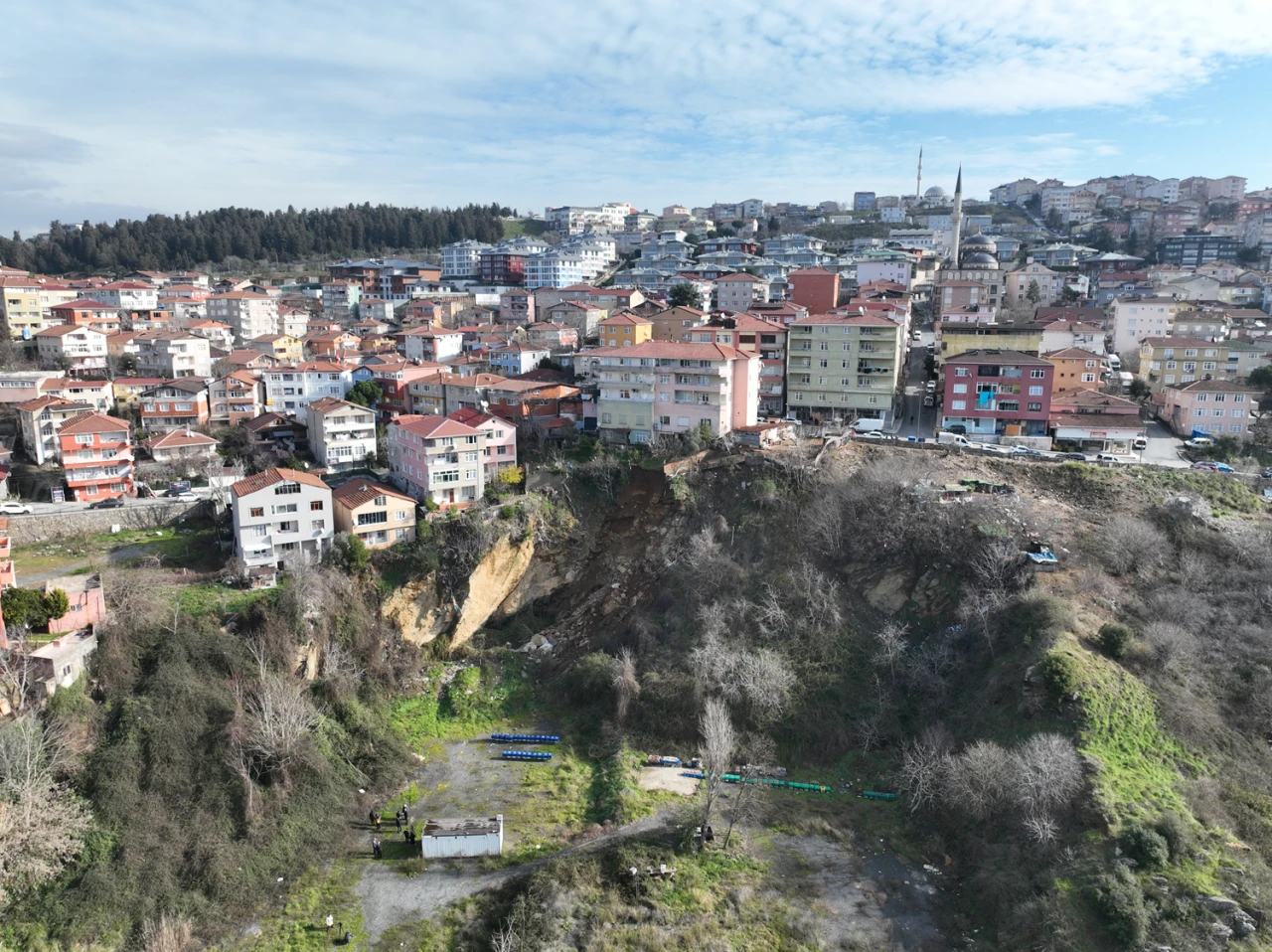 Üsküdar'da Toprak Kayması: Ev Sahibi Hatice Aytekin, Olay Anını Anlattı