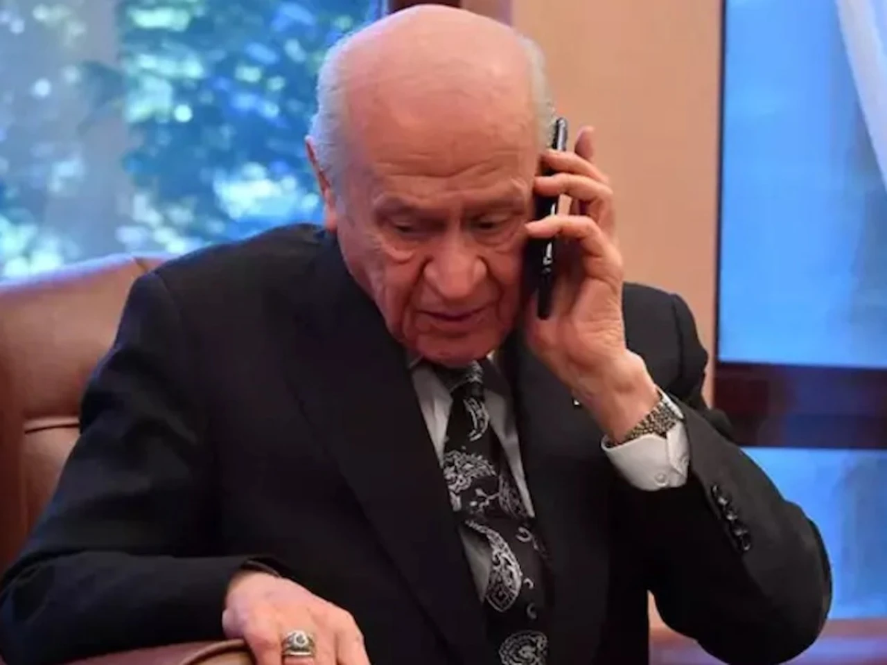 Bahçeli'den sürpriz telefon!