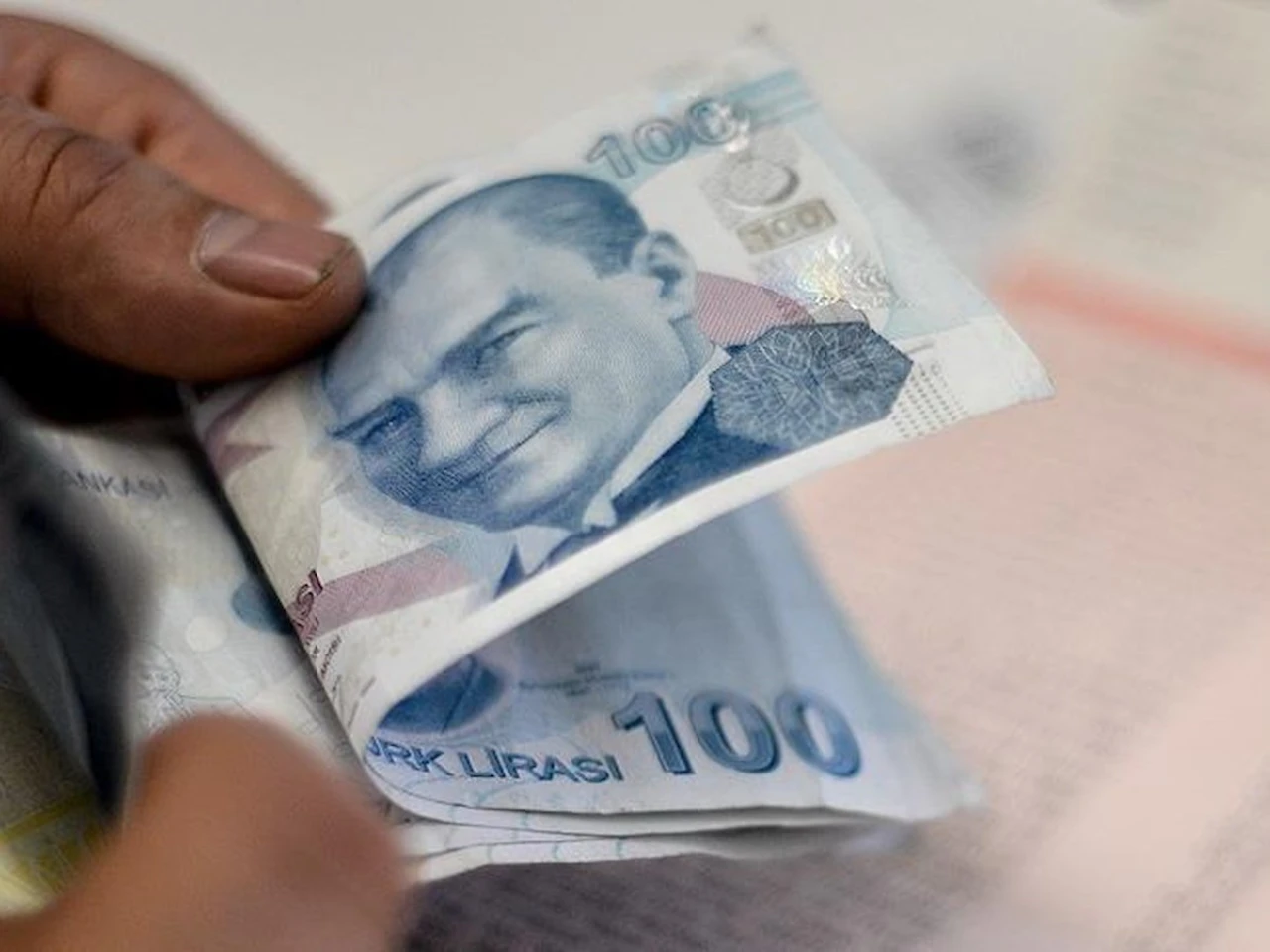 Emekliye verilen bin liralık ikramiye 3 kilo sarımsak etmiyor