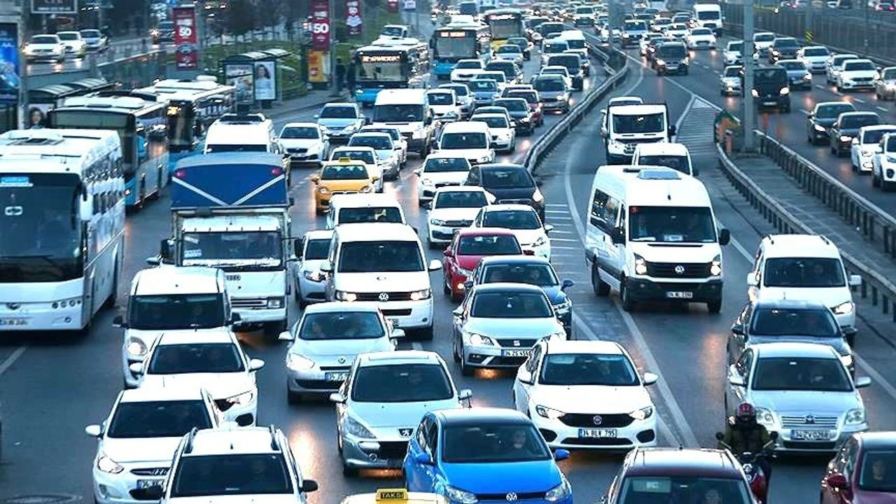 Hurda teşvikiyle eski araçlar el değiştiriyor: ÖTV muafiyeti yaşlı araç sahiplerine umut olacak