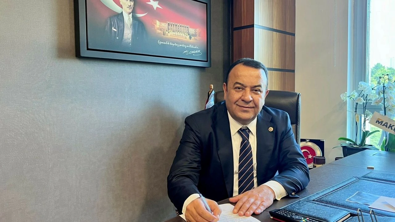 İYİ Parti'den istifa eden milletvekili Adnan Beker, CHP'ye katılacak