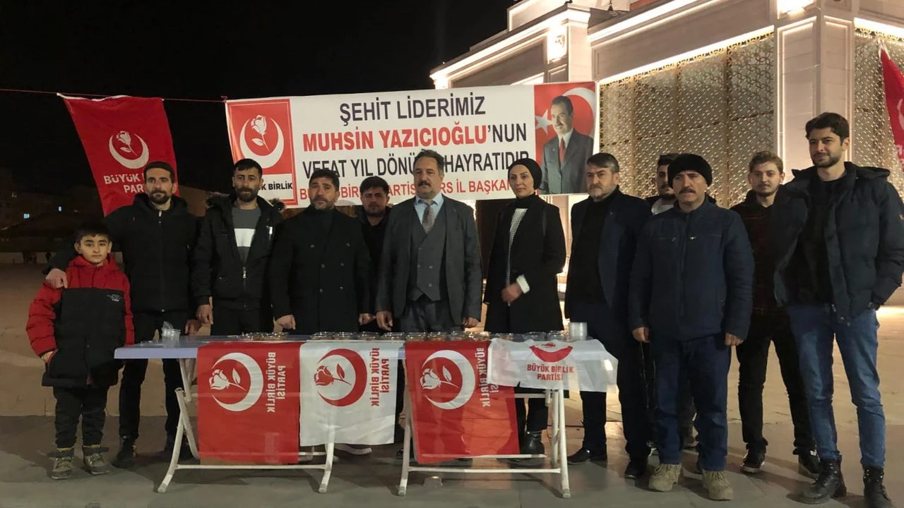 Kars'ta BBP Genel Başkanı Muhsin Yazıcıoğlu için lokma dağıtıldı