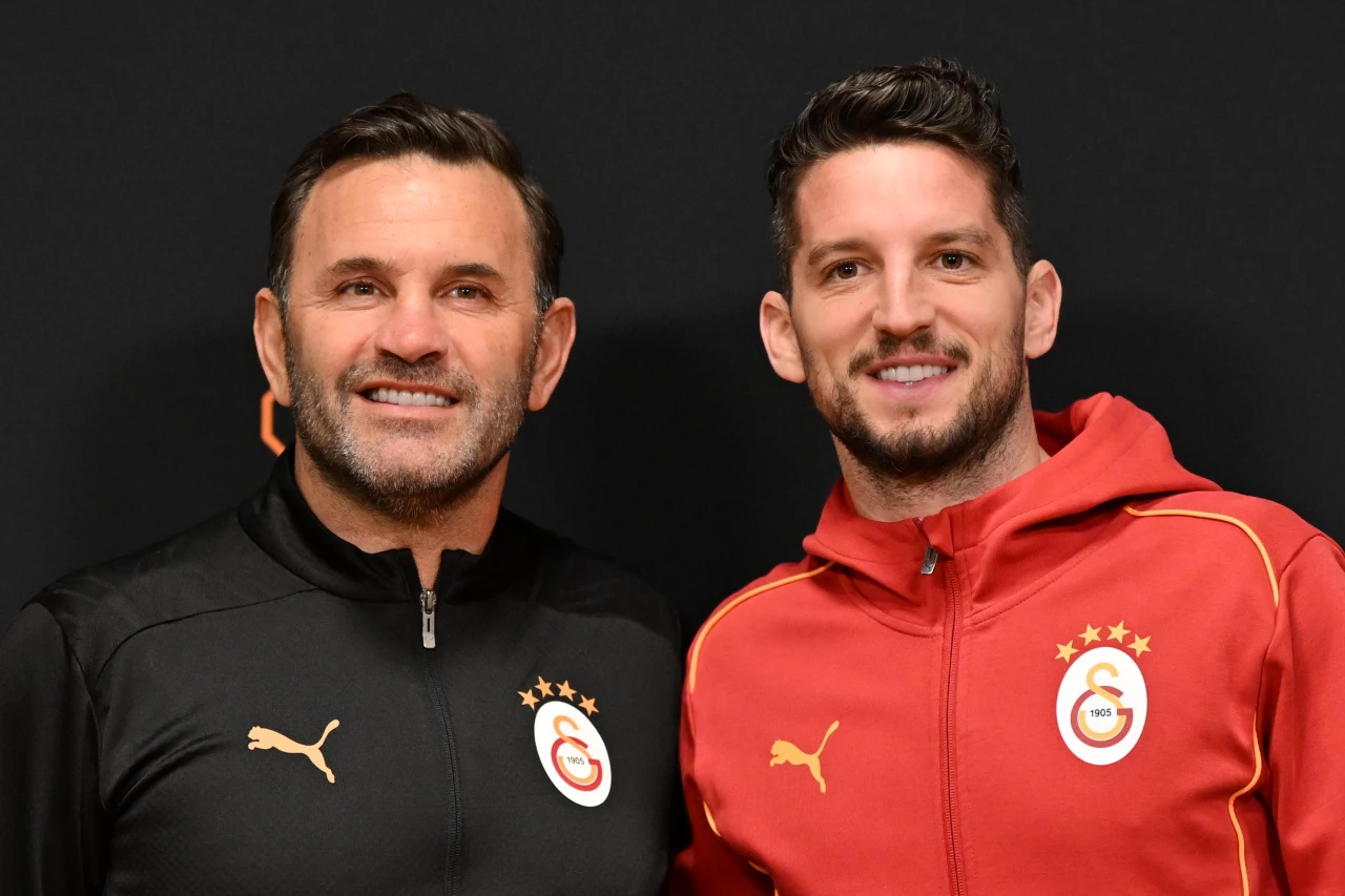 Galatasaray'dan Dries Mertens'e sürpriz teklif: 2 şampiyonluk yaşayan yıldızı transfer etmek istiyorlar.