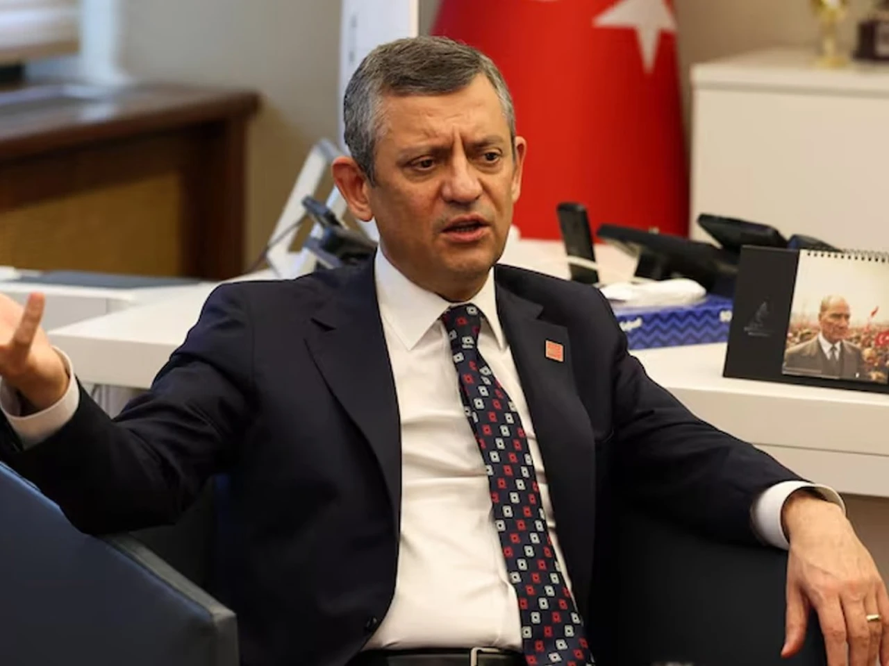 Özgür Özel: Bu bayramı bayram gibi yaşayamıyoruz