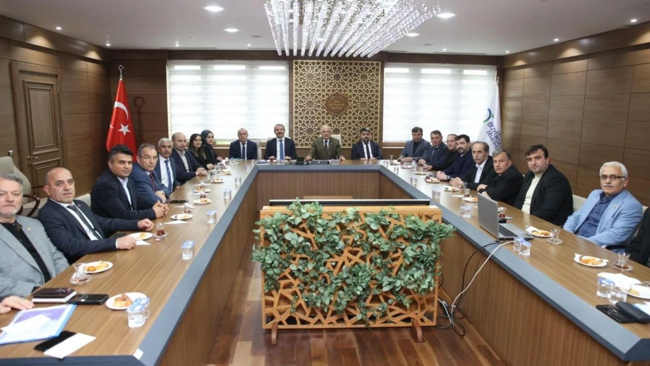 Akkuş Belediye Başkanı ve beraberindeki heyet, Ordu Büyükşehir Belediyesi'ni ziyaret etti