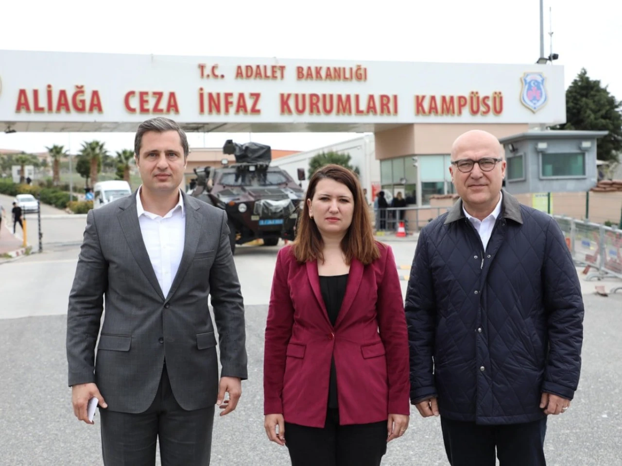 CHP'li 2 milletvekili trafik kazası geçirdi, araç hurdaya döndü!