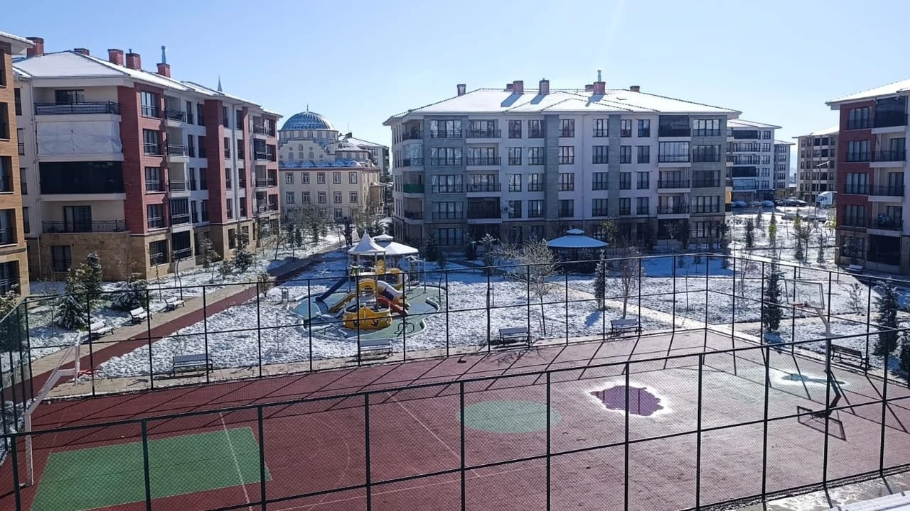 Elazığ güne hem karlı hem güneşli başladı