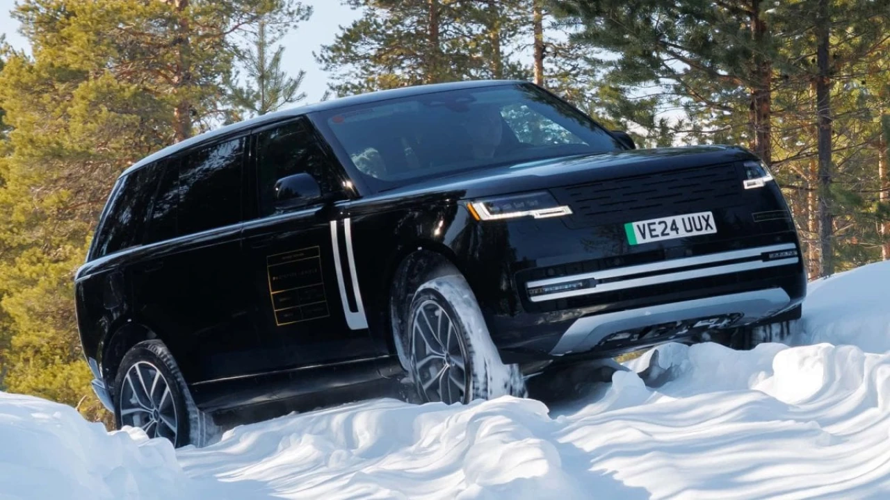 Yepyeni Range Rover Elektrikli Modeli Tanıtıldı! Performansıyla Göz Kamaştıracak!