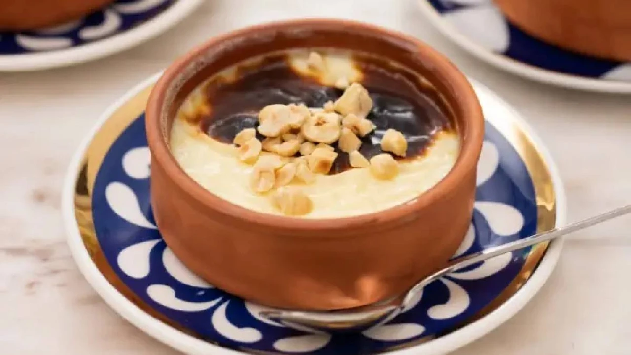Tatlı ihtiyacınıza sağlıklı ve lezzetli bir çözüm: Meyveli smoothie bowl tarifi!