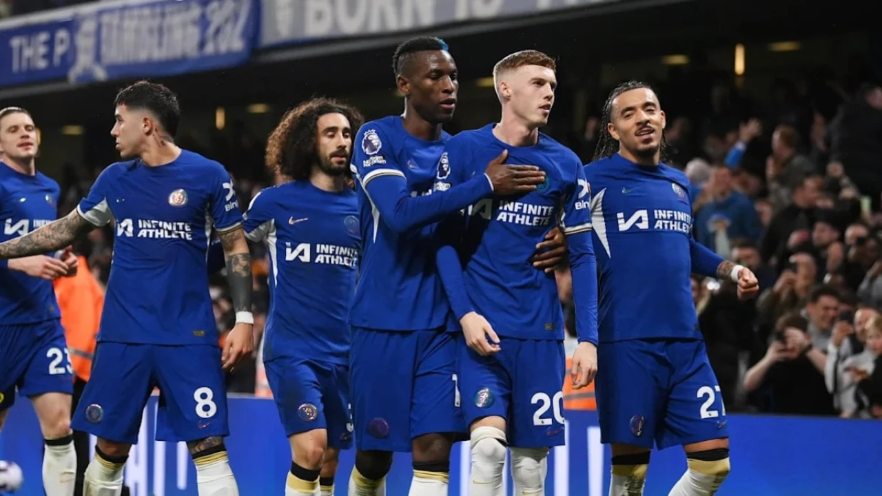 Chelsea, transfer sezonunda büyük sürprizlere imza atmaya hazırlanıyor! Kulüp, tam 17 futbolcusunu transfer listesine ekledi.