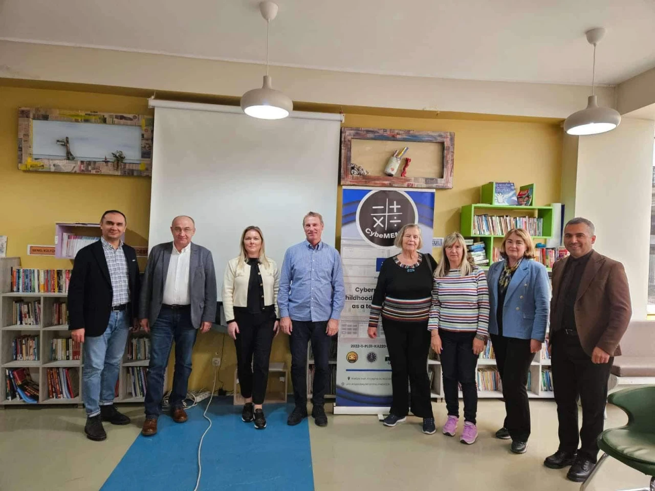 "İlkokul Öğrencilerine Yenilikçi Programlama Eğitimi: MEMA Yöntemi Sahnelere Taşındı!"