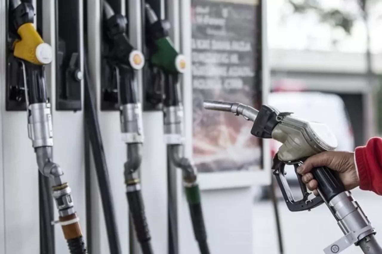 Akaryakıt Fiyatları Yeniden Artıyor: İşte Şehirlerdeki Beklenen Yeni Zamlı Litre Fiyatları