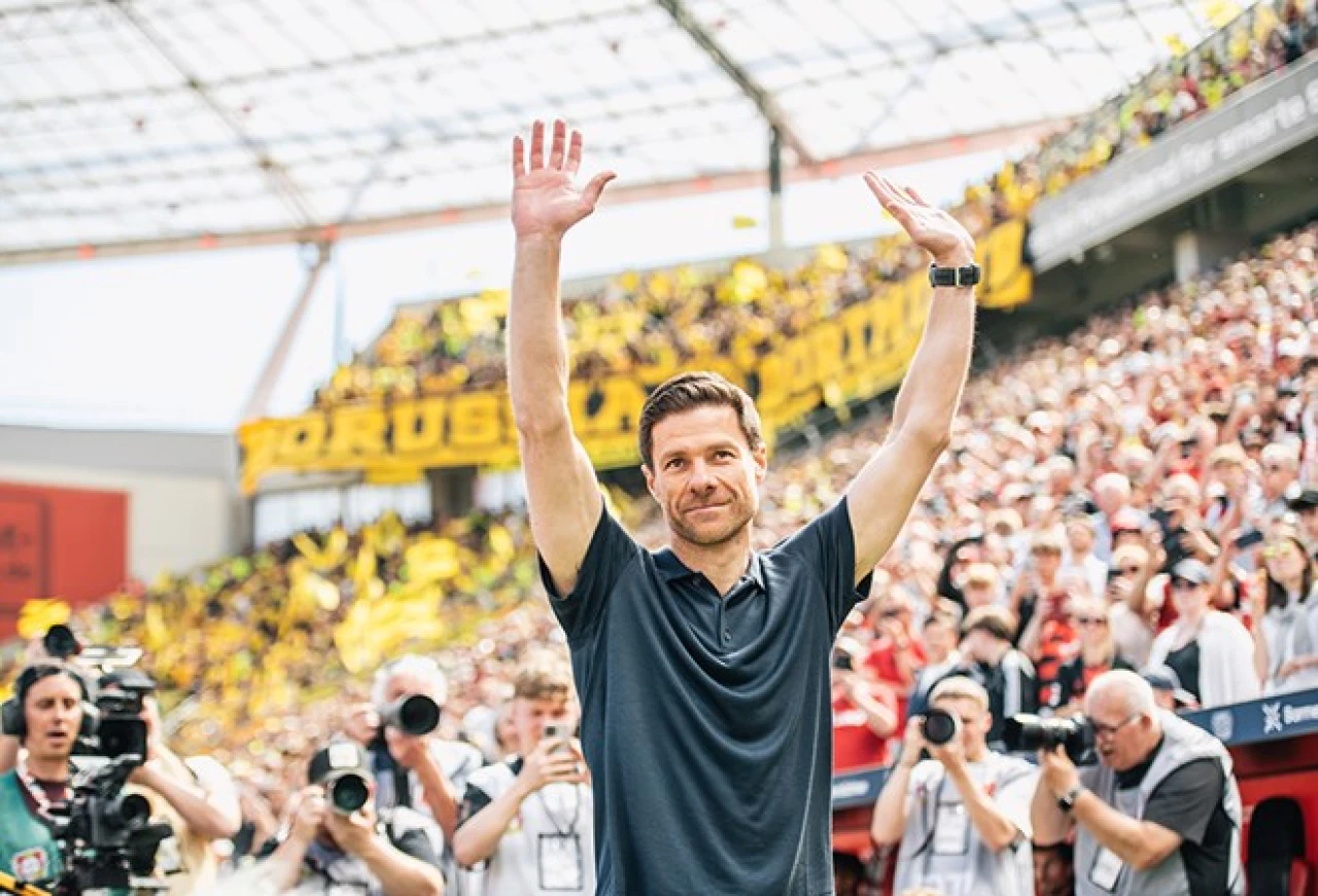 Real Madrid, Xabi Alonso yönetiminde transfer atağına başladı. 58 milyon euroluk ilk hamle resmen açıklandı