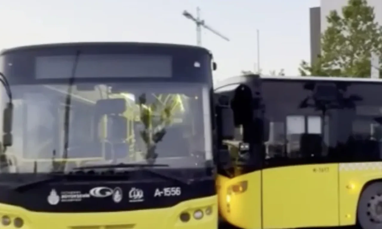 Avcılar'da paniğe neden olan kaza! İETT otobüsleri çarpıştı, yolcular büyük tehlike atlattı! - TRHaber