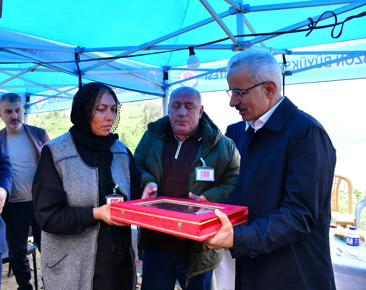 Bakan Uraloğlu, şehit Berat Mecit Day'ın ailesini ziyaret etti ve duygusal anlar yaşandı