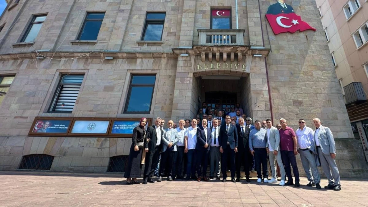 Başkan Köse'nin çağrısıyla Giresun'da düzenlenecek olan 1. Almanya-Giresun Yatırım ve Turizm Zirvesi için geri sayım başladı.