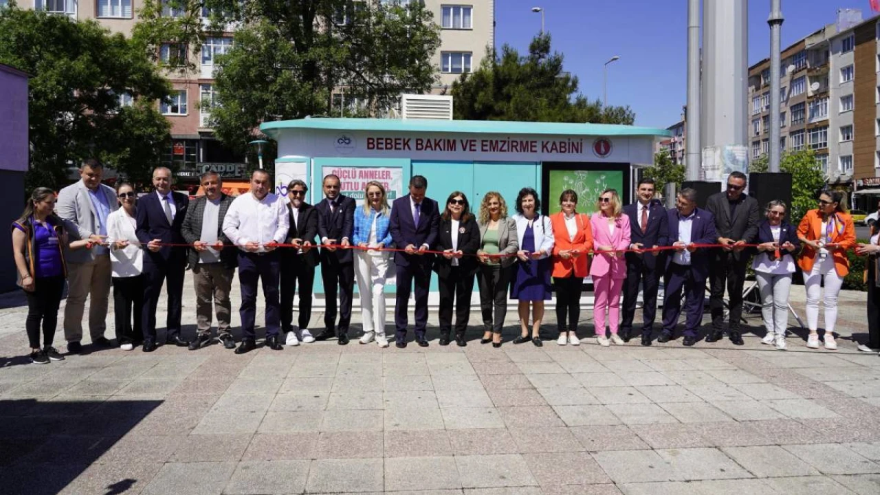 Belediyenin Kadın Dostu Hamlesi: Emzirme Kabinleri Artık Kamusal Alanlarda!
