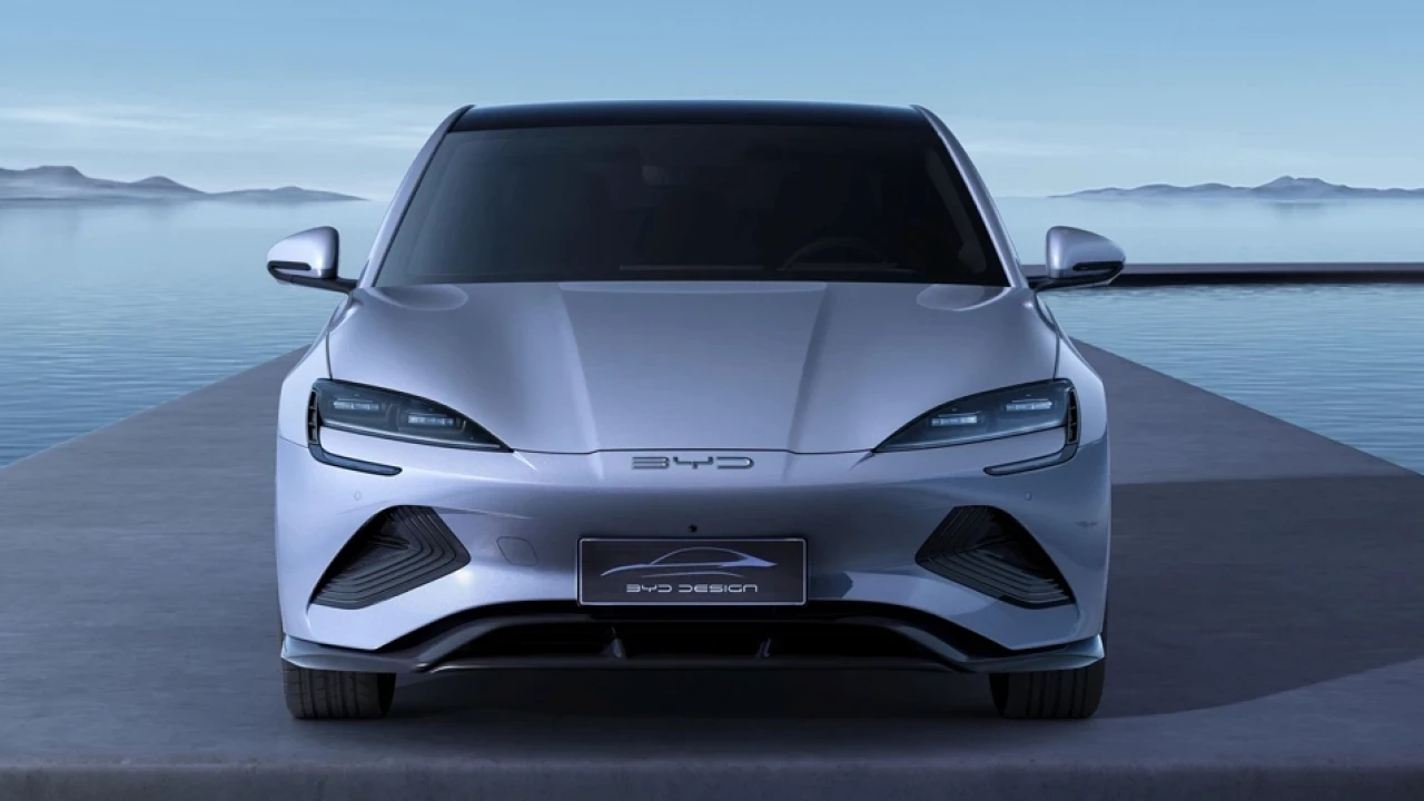 Çinli Otomotiv Devi BYD, Türkiye'de Yeni Elektrikli Sedan Modeli SEAL Design'i Tanıttı