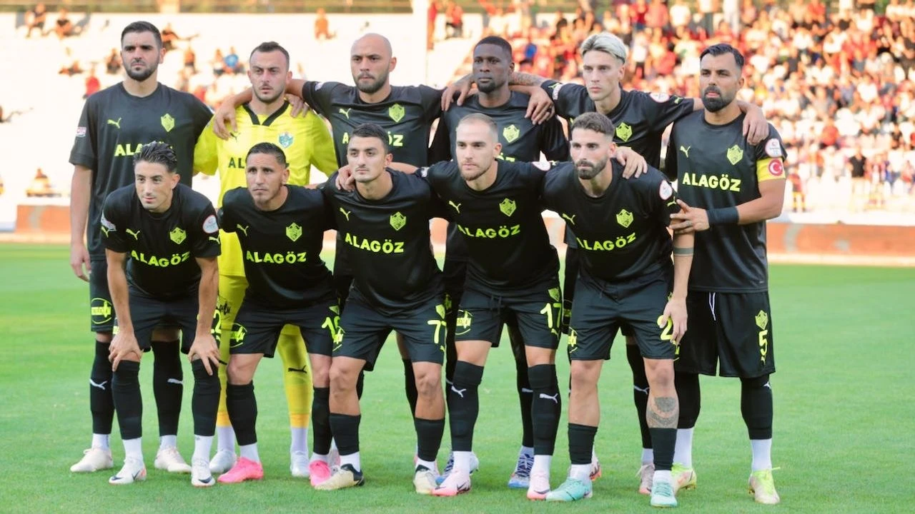 Fatih Karagümrük - Iğdır FK Maçı Yayını Ücretsiz Olacak mı? Maçın Yayın Bilgileri ve Canlı İzleme Detayları!