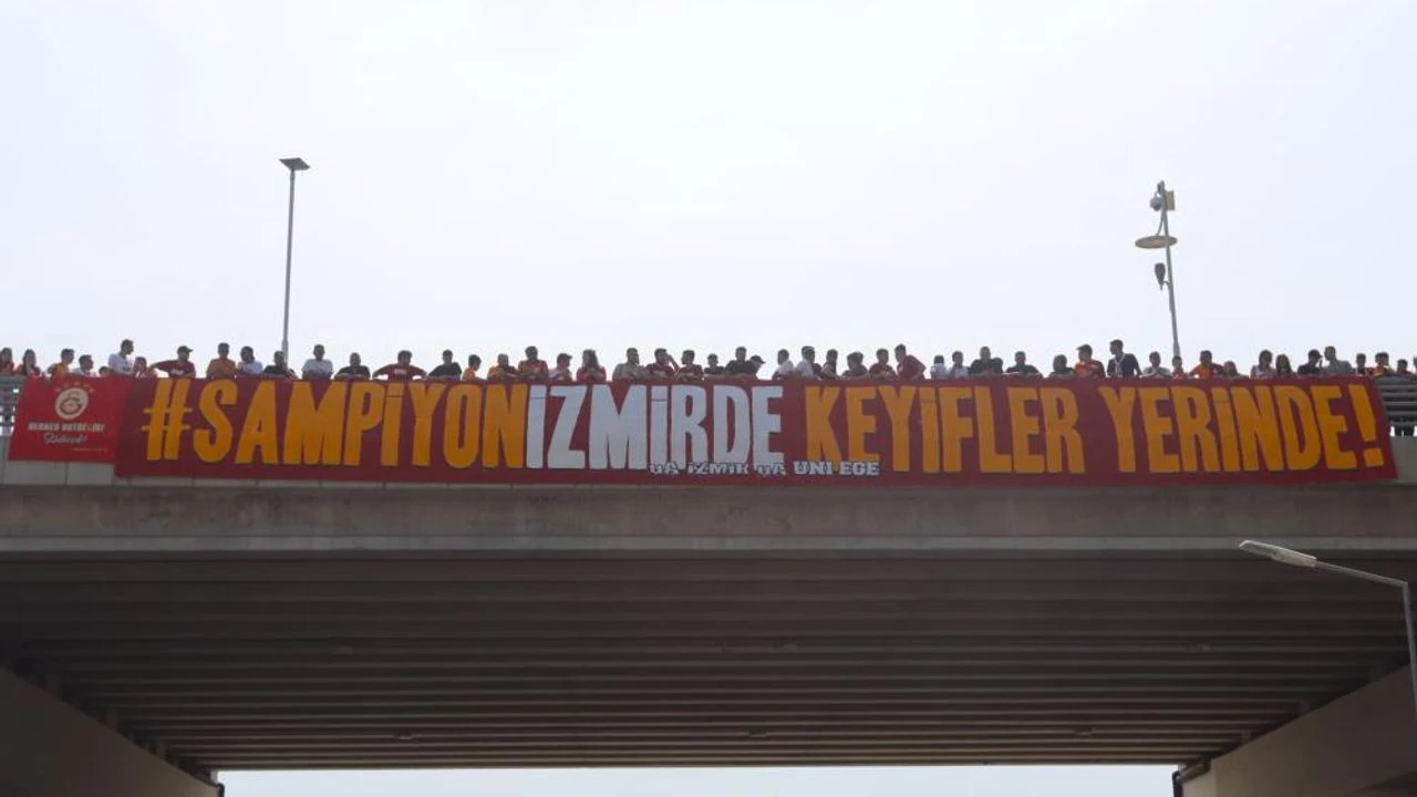 Galatasaray İzmir’e geldi, taraftar havalimanına akın etti!