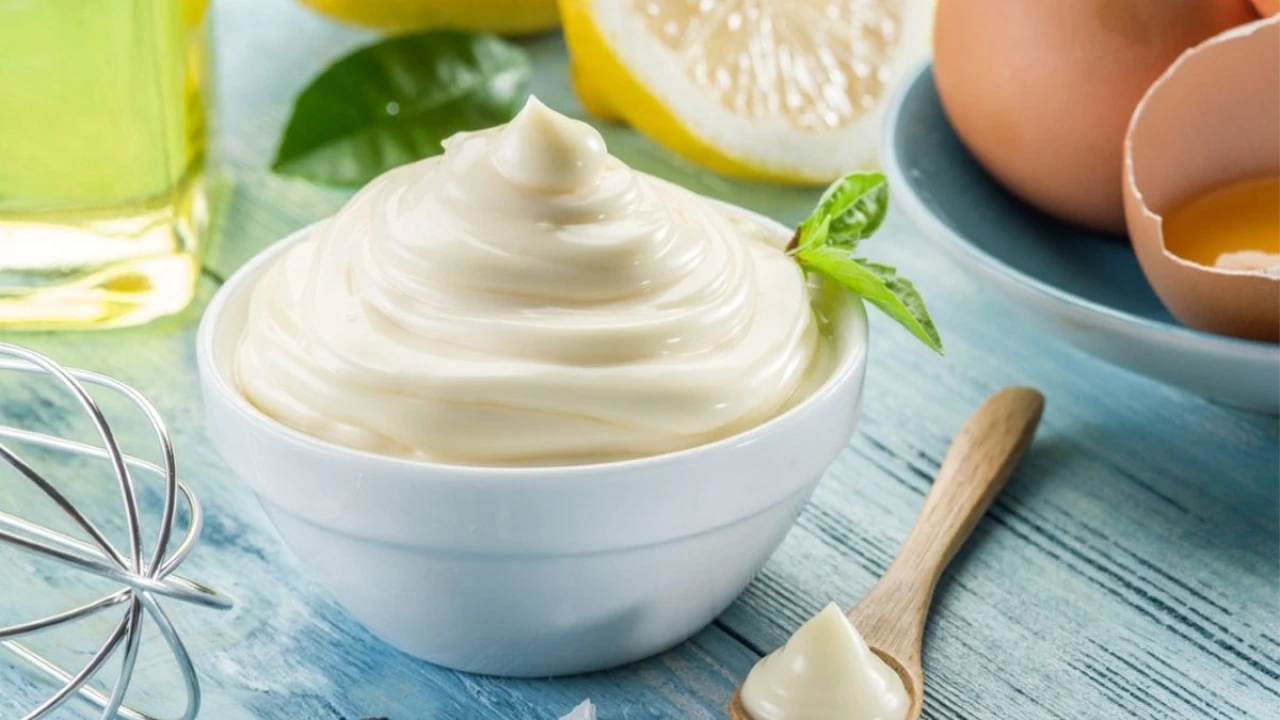 Ev Yapımı Doğal Mayonez Tarifi: Sağlıklı ve Lezzetli!