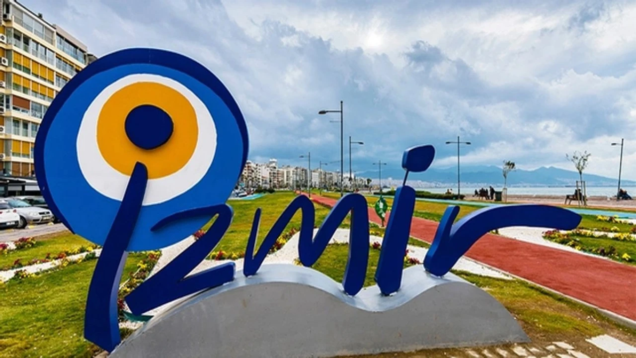 İzmir'de Güneşli Bir Pazar Günü! Hava Parçalı Bulutlu ve Sıcaklık 30 Dereceye Ulaşacak. İşte 11 Mayıs 2025 İzmir Hava Durumu...