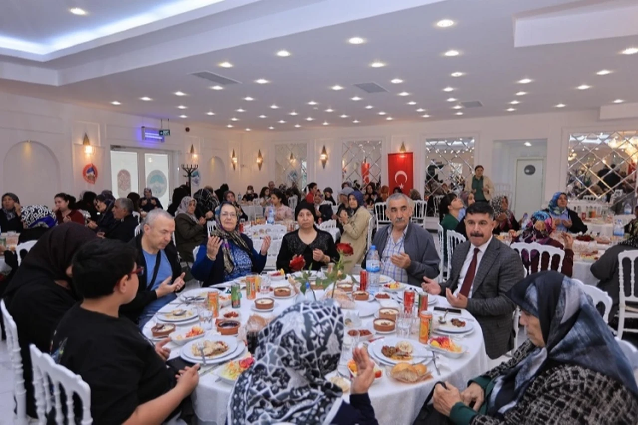 Kayseri'de Şehit ve Gazi Anneleri İçin Anlamlı Program Düzenlendi