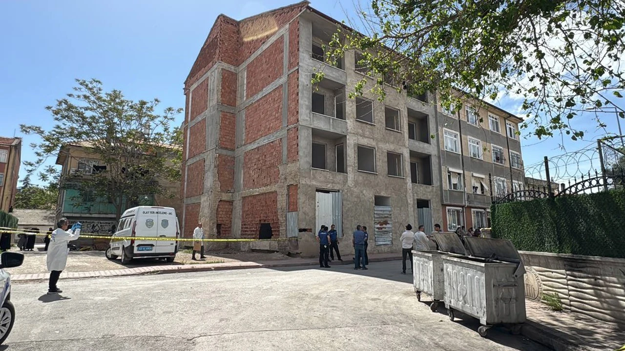 Konya'da bir inşaat alanında erkek cesedi bulunduğu ihbarı üzerine polis harekete geçti