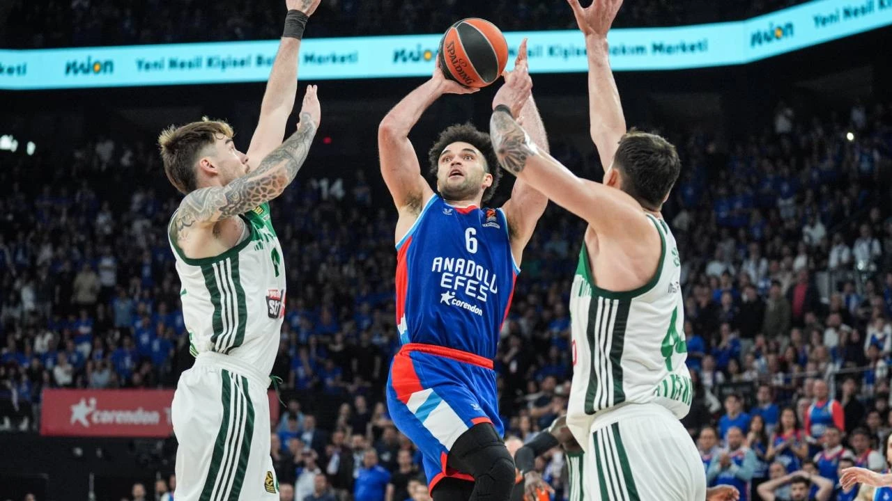 Panathinaikos ile Anadolu Efes arasındaki maçın tarihi ve saati belli oldu!