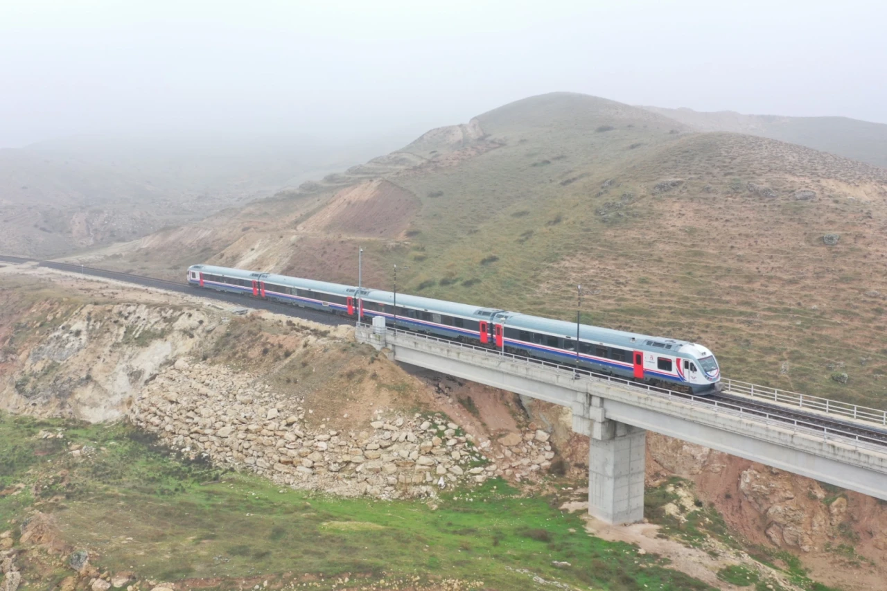 Siirt-Kurtalan Demiryolu Projesi ile Siirt ulusal demiryolu ağına bağlanacak
