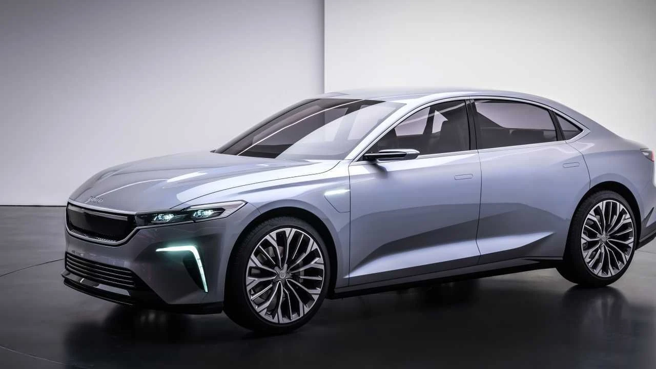 Yeni TOGG sedan modeline dair sızdırılan görseller heyecan yarattı!