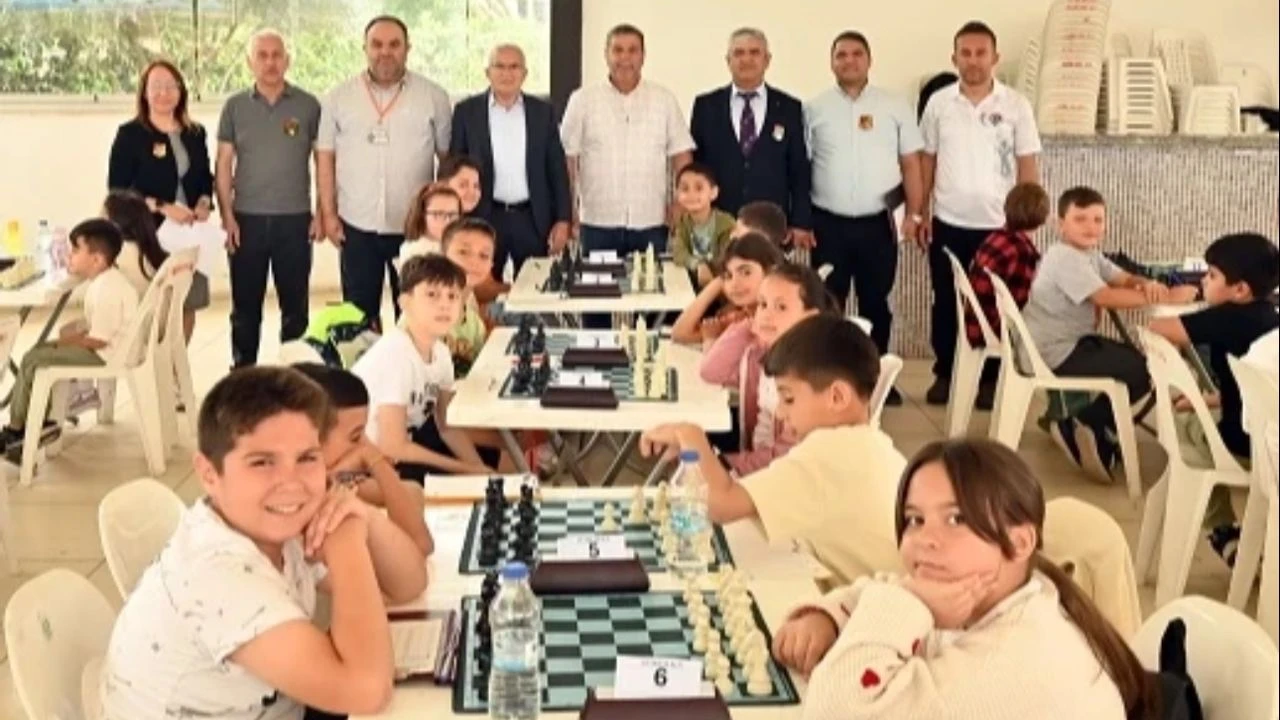 Kumluca'da Düzenlenen Satranç Turnuvası, Yüksek Katılımla Gerçekleşti