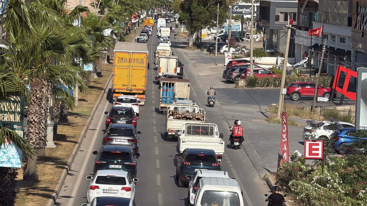 "Bodrum'da Kurban Bayramı Öncesi Trafik Yoğunluğu Artıyor"