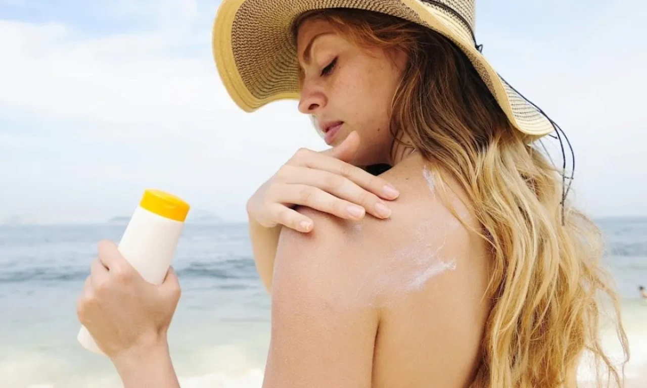 Güneş kremini böyle kullananlar yandı! Etkisini neredeyse yarı yarıya azaltıyor