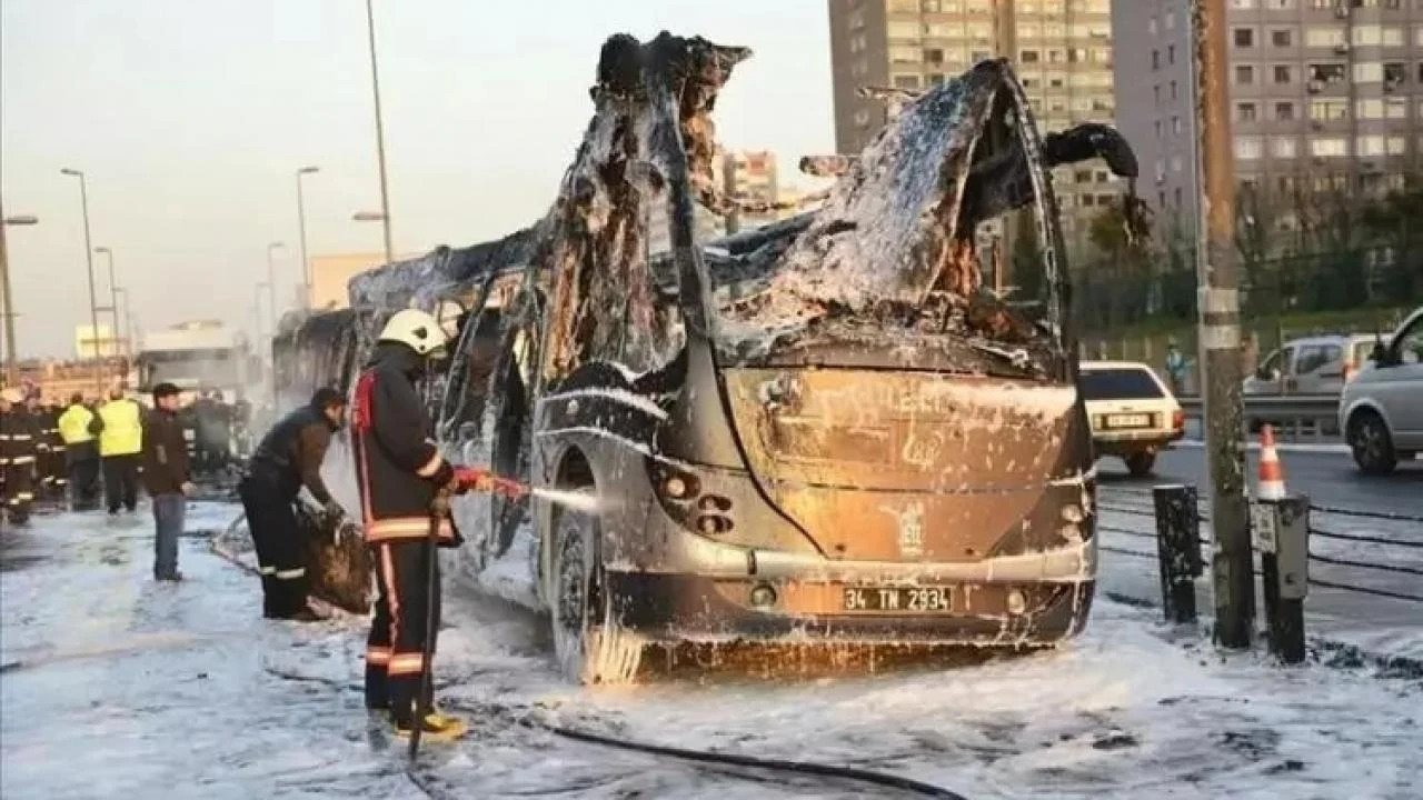 İBB'de 'vay be' dedirten olaylar... İETT bütçesinin 3'te 1'i tek firmaya! Gözaltındalar