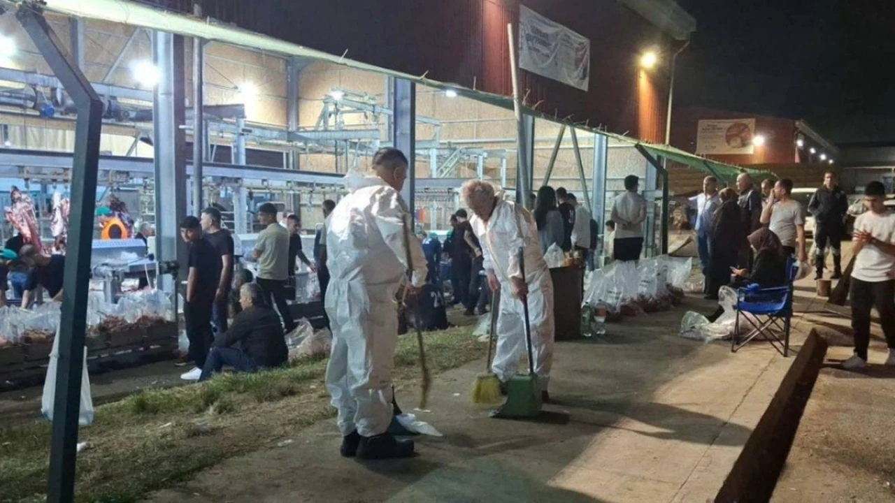 İBB'nin temizlik ekipleri kesim alanlarında görev başında