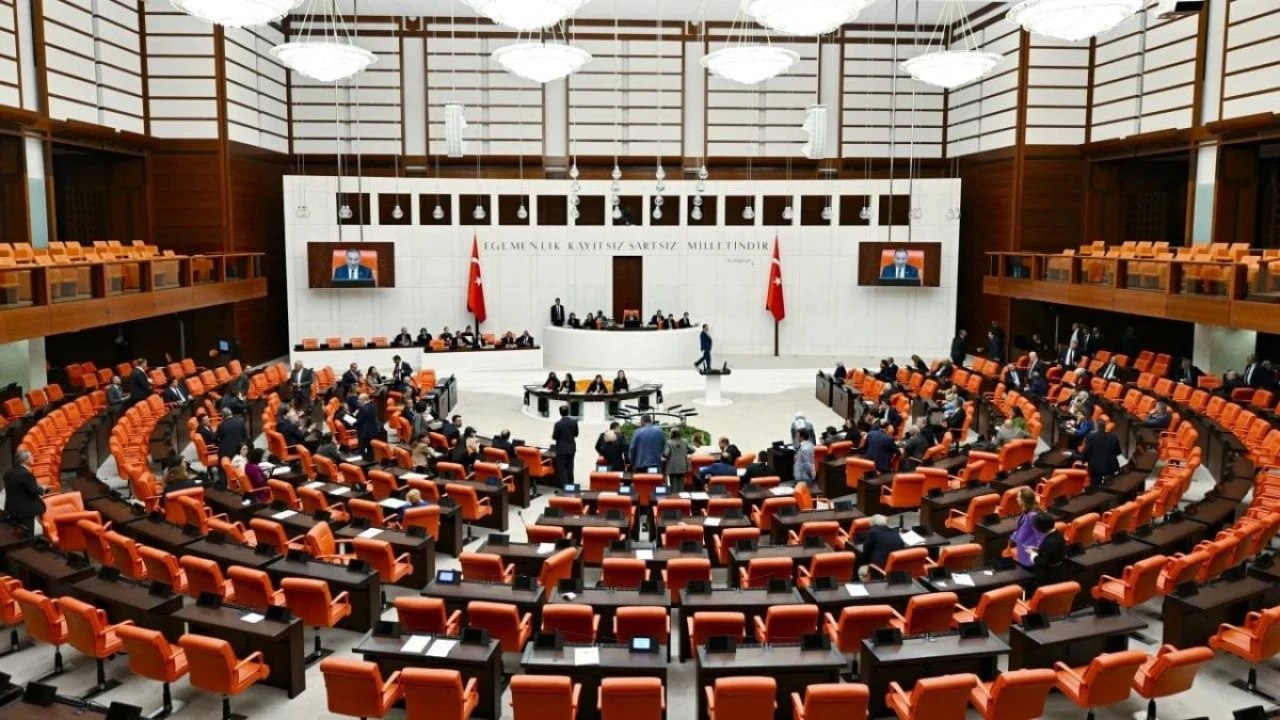Yasama tatilinin ardından hız kesmeden çalışmaya geri dönüyor
