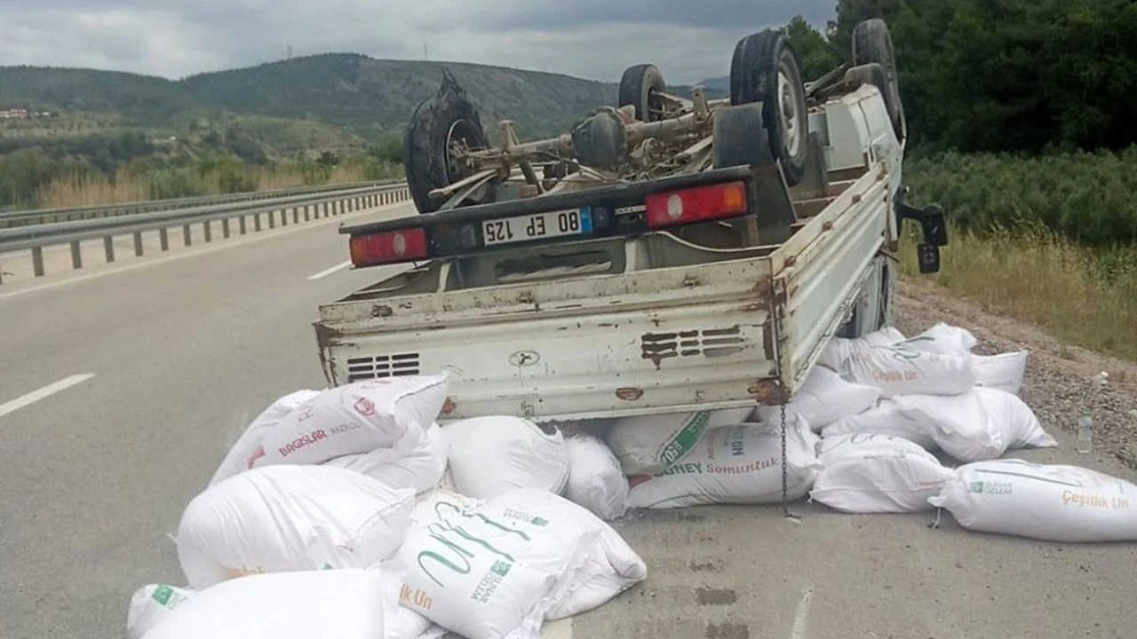 Osmaniye'de un yüklü kamyonet takla attı: Sürücü yaralı!