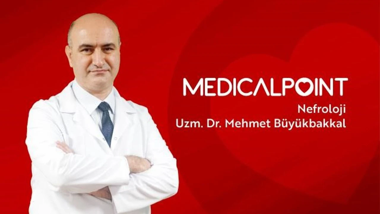 Yaz Aylarında Böbrek Sağlığı İçin Su Tüketimine Dikkat! Uzmanlar Uyarıyor: Sıcak Havalarda Böbrekler Alarm Veriyor