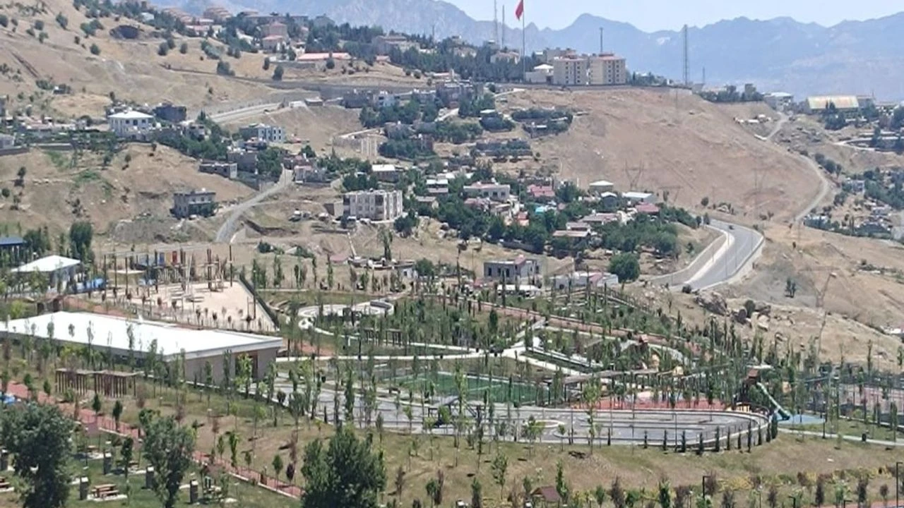 Şırnak'ta Halkın Beklediği Millet Bahçesi Hâlâ Kapalı - Şehir Merkezindeki Sosyal Alan Açılmayı Bekliyor