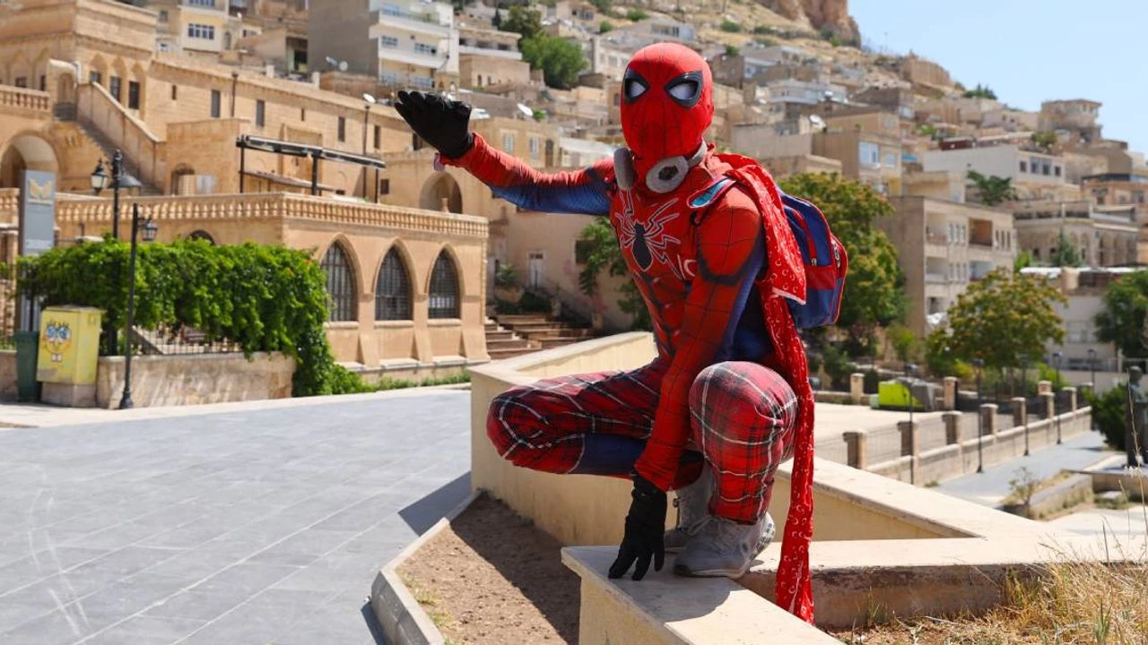 Türkiye’yi Gezen “Örümcek Adam” 64. Durak Olarak Mardin’de