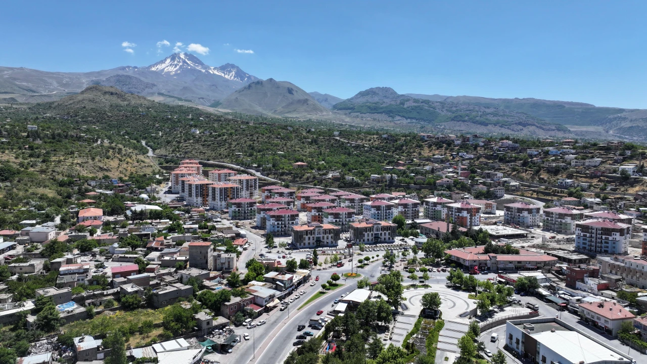 TOKİ'den Dar Gelir Grubuna 3 Bin 731 Konut Teslimi: Yeni Yaşam Alanları Çeşitli Şehirlerde Oluşturuldu